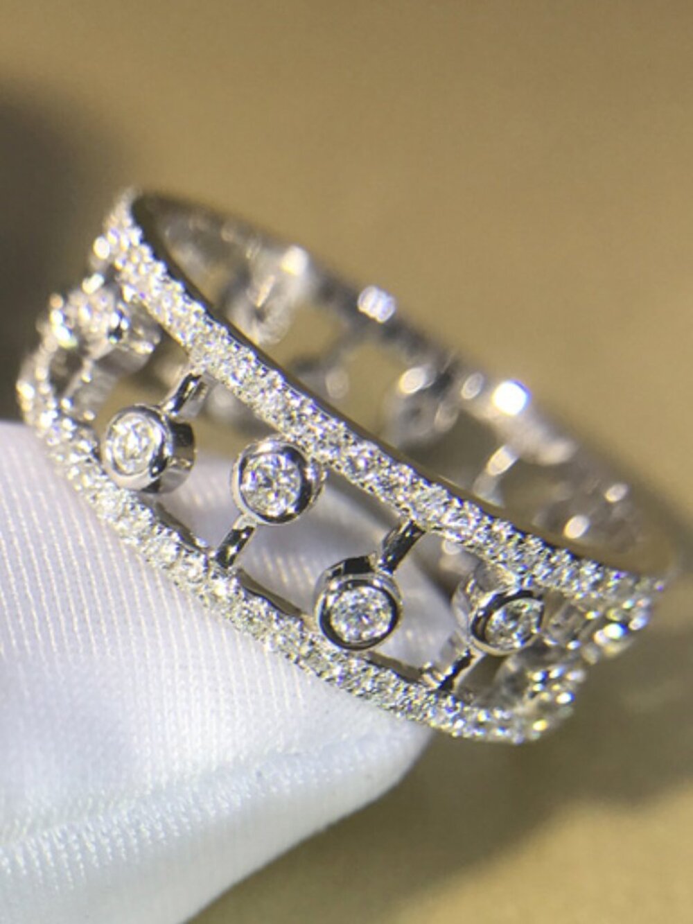 🎁S925 SILVER UNIQUE 💍FLOATING BEZEL 💎CZ ETERNITY RING WIDE STACKER BAND, K892